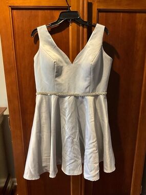 Light Gray V-Neck Fit & Flare Dress with Beaded Waist Size XXLarge